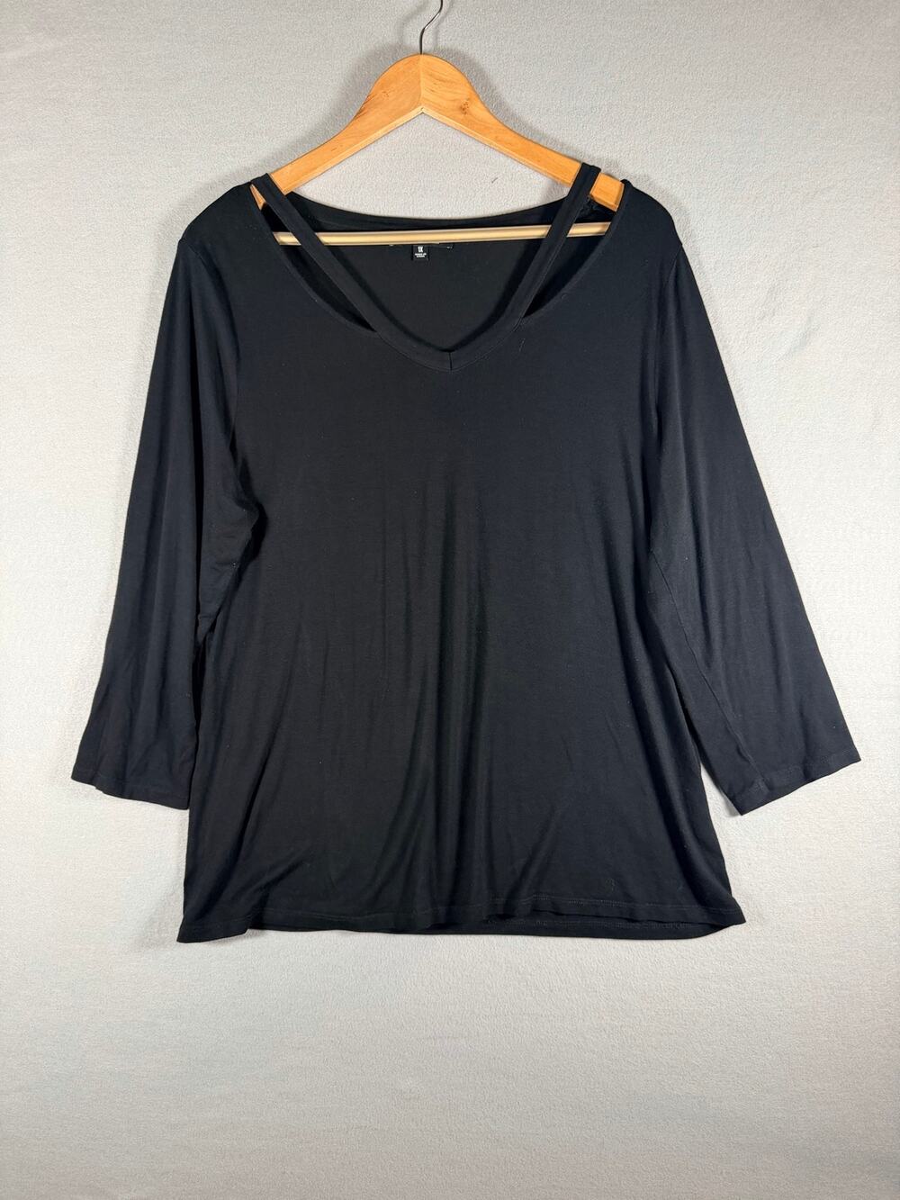 Rebel Wilson X Angels Womens Top Size 1X Black Cutout Neckline